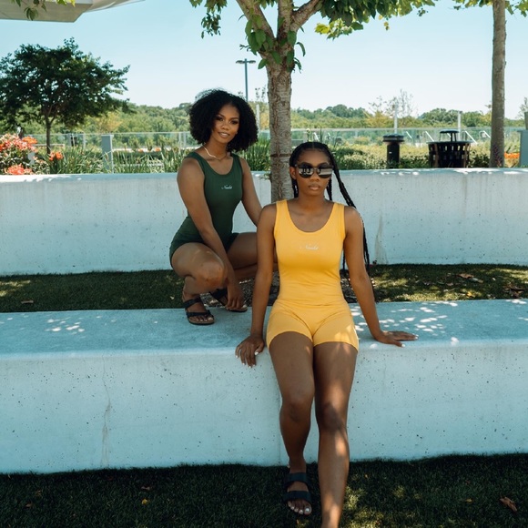 Jumpers - Picture 2 of 4